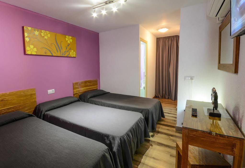 Hostal Ancora Lloret de Mar Exterior photo